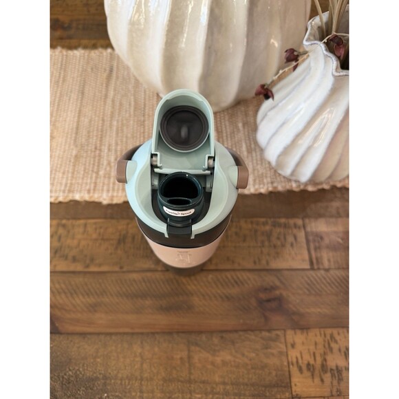 Special Edition Owala 30oz Stainless Steel FreeSip Water Bottle - Wintergreen - Picture 5 of 14